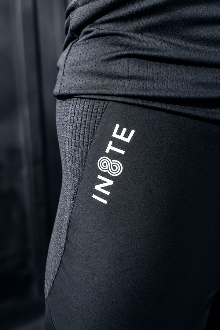 ERGONOMIC PANELLING — Unbroken Short Men Black