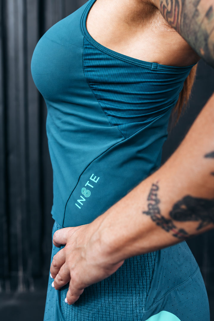 MESH SIDE PANELS — The Limit Tank Women Teal