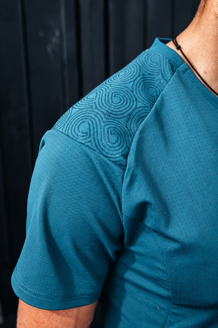 BONDED SEAMS — The Edge T shirt Men Teal